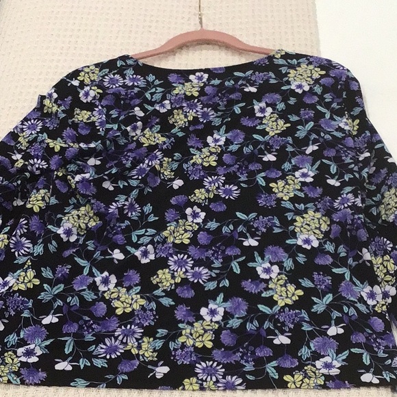 Liz Claiborne Black Floral Blouse Flare Sleeve with decorative tie Size M - Picture 9 of 9